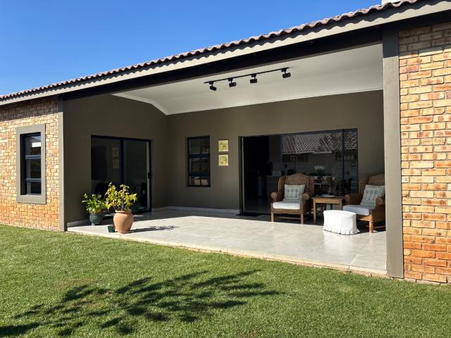 Townhouse for rent in Nooitgedacht, Gauteng