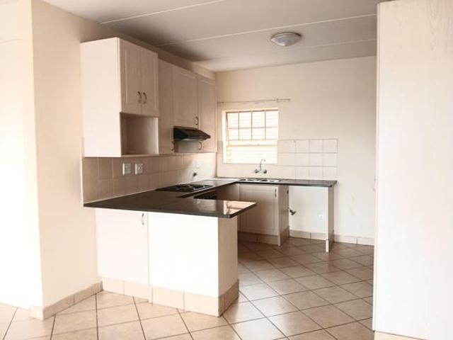 Townhouse for rent in Waterkloof, Gauteng