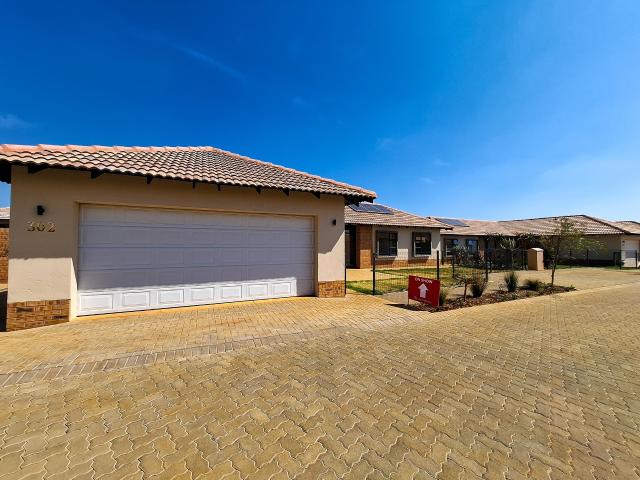 Townhouse for sale in Waterkloof, Gauteng