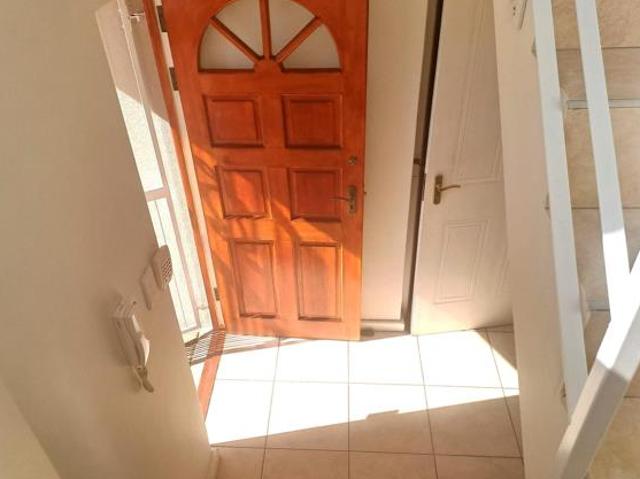 Townhouse for rent in Cape Town, Western Cape