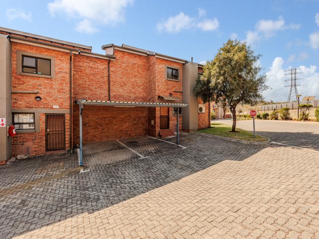 Townhouse for sale in Nooitgedacht, Gauteng