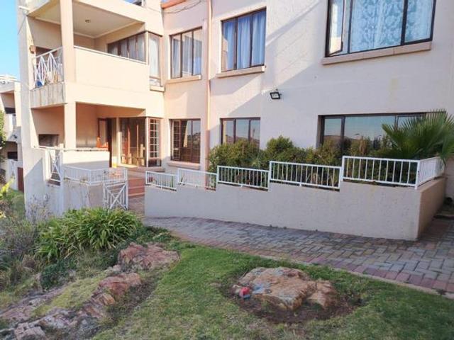 Townhouse for rent in West Rand Garden estates, Westonaria Local Municipality