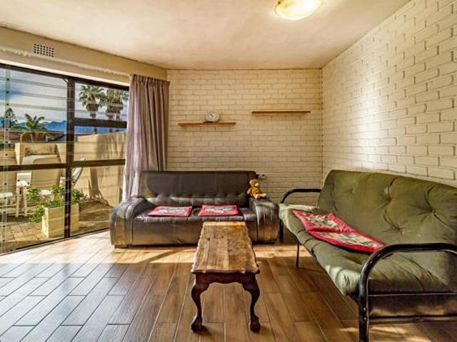 Townhouse for sale in Cape Town, Western Cape
