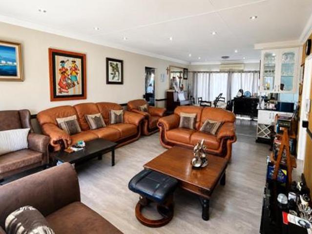 Townhouse for sale in Bloemfontein, Free State