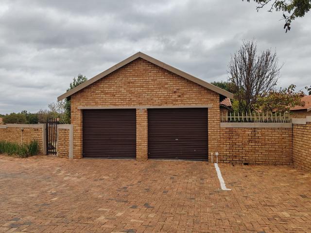Townhouse for rent in Centurion