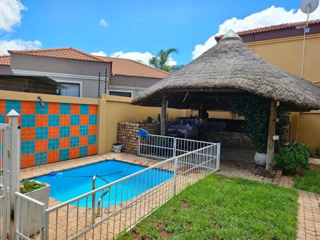 Townhouse for sale in Frances Baard, Northern Cape