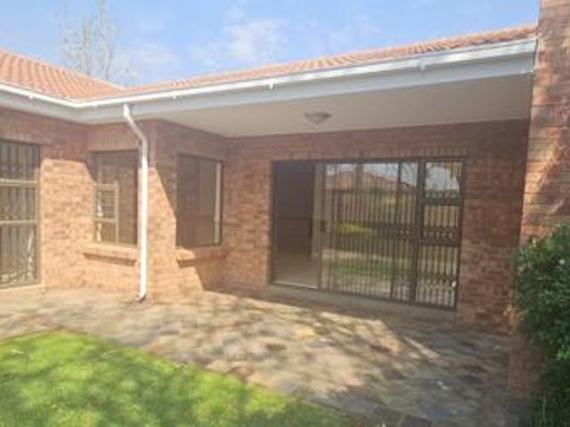 Townhouse for sale in Frances Baard, Northern Cape