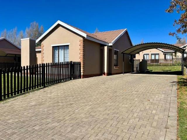 Townhouse for sale in Bloemfontein, Free State