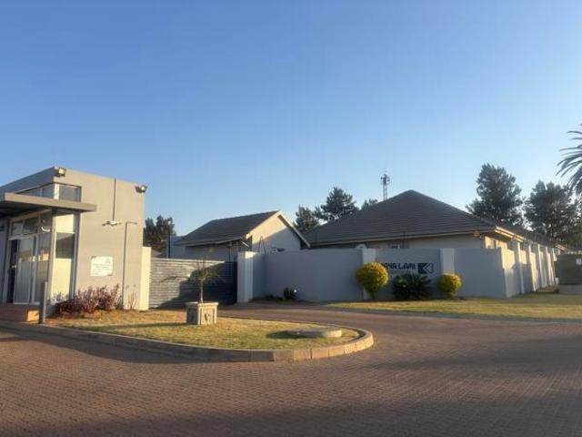 Townhouse for sale in eMalahleni, Emalahleni Local Municipality