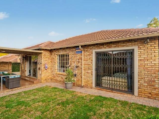 Townhouse for sale in West Rand Garden estates, Westonaria Local Municipality