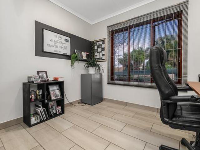 Townhouse for sale in West Rand Garden estates, Westonaria Local Municipality