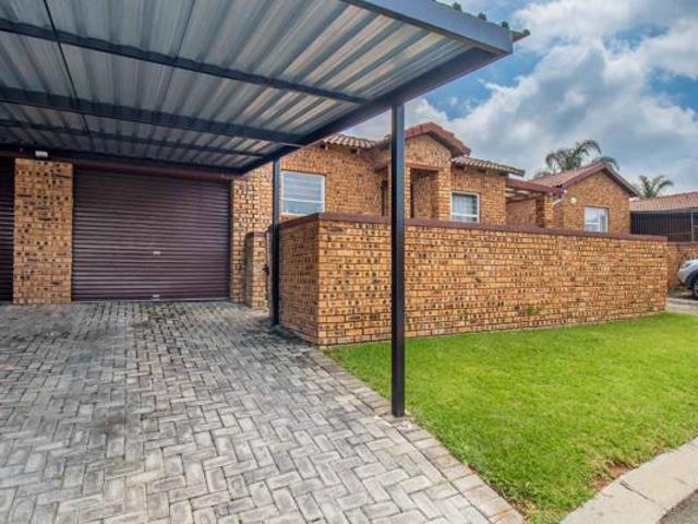Townhouse for sale in Westonaria, Gauteng