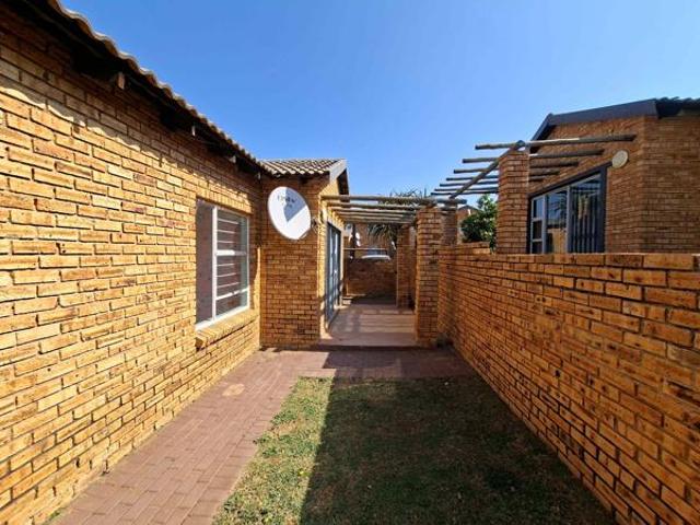 Townhouse for sale in Westonaria, Gauteng