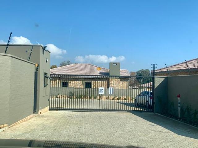 Townhouse for rent in Westonaria, Gauteng
