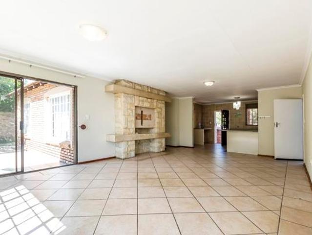 Townhouse for sale in West Rand Garden estates, Westonaria Local Municipality