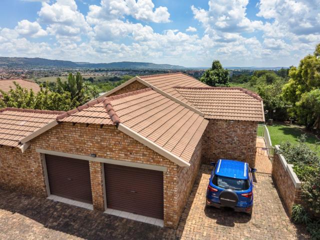 Townhouse for sale in Nooitgedacht, Gauteng