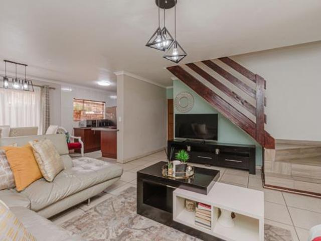Townhouse for rent in Westonaria, Gauteng