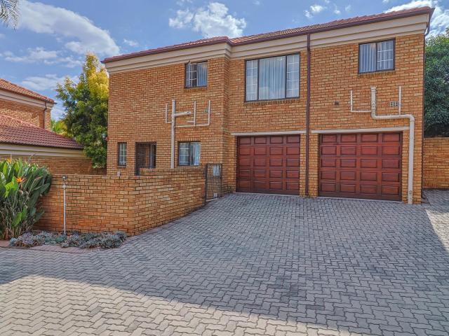 Townhouse for sale in Nooitgedacht, Gauteng