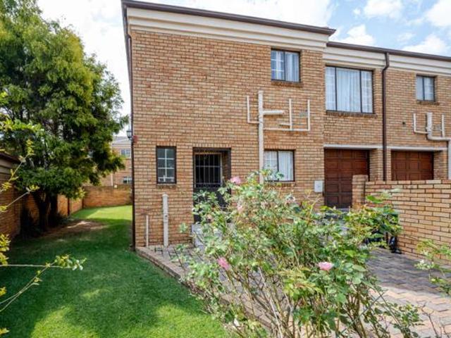 Townhouse for sale in West Rand Garden estates, Westonaria Local Municipality