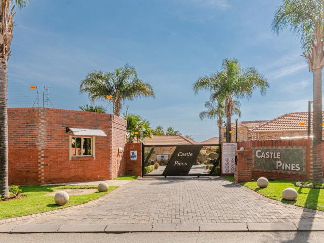 Townhouse for sale in Nooitgedacht, Gauteng