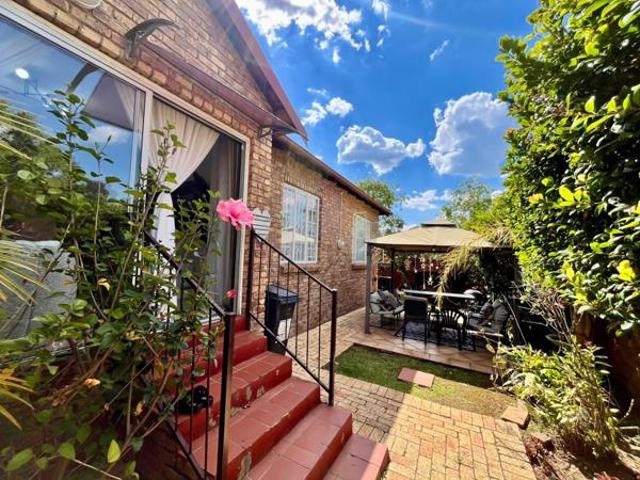 Townhouse for rent in West Rand Garden estates, Westonaria Local Municipality