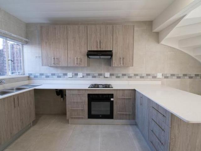 Townhouse for rent in Westonaria, Gauteng