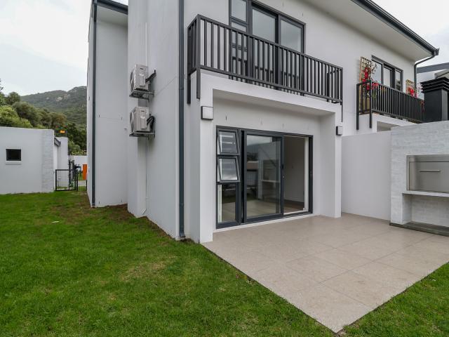 Townhouse for rent in Hout Bay, Western Cape