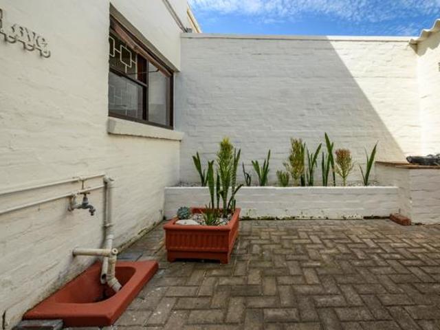 Townhouse for sale in Port Elizabeth, Eastern Cape
