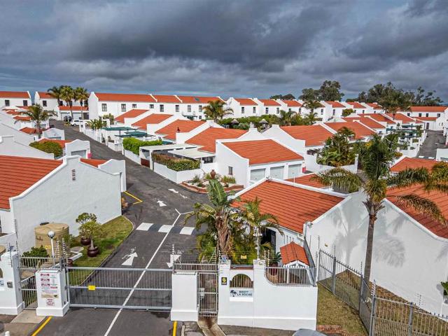 Townhouse for sale in Port Elizabeth, Eastern Cape