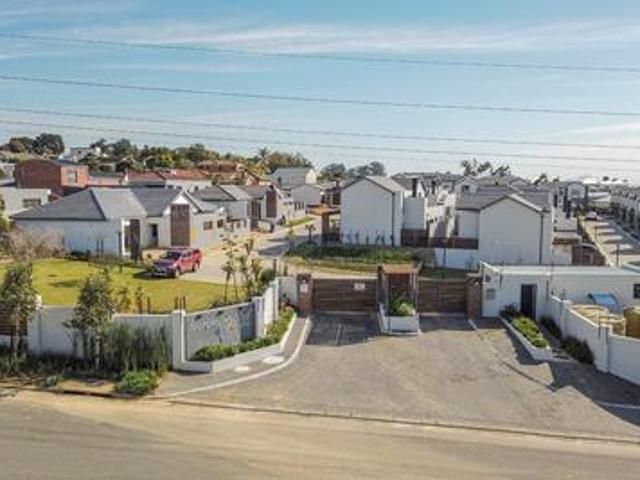 Townhouse for rent in Kraaifontein, Western Cape