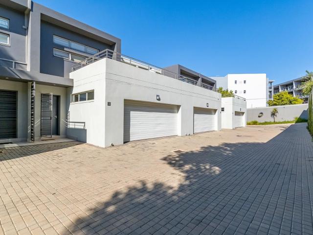 Townhouse for rent in Alexandra, Gauteng