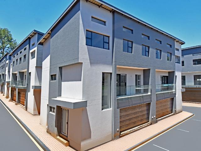 Townhouse for sale in Alexandra, Gauteng