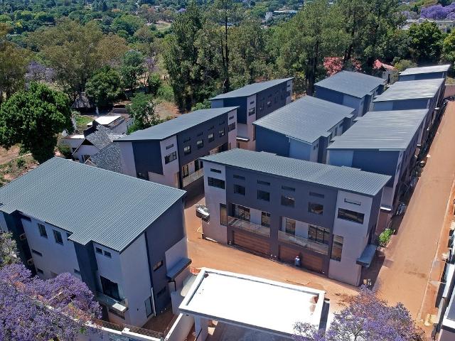 Townhouse for sale in Sandton, City of Johannesburg Metropolitan Municipality