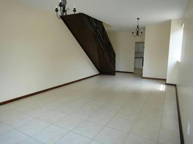 Townhouse for rent in Newcastle Local Municipality, Amajuba District Municipality