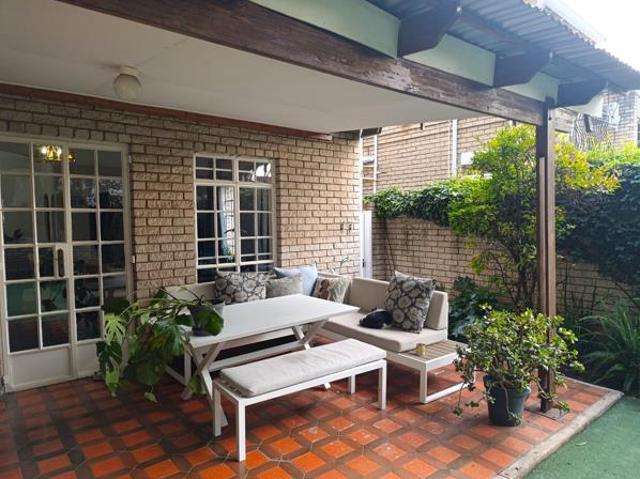 Townhouse for rent in Vosloorus, Gauteng