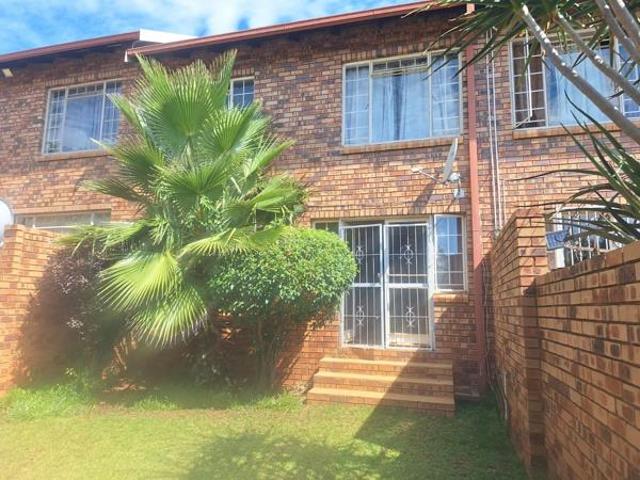 Townhouse for rent in North West