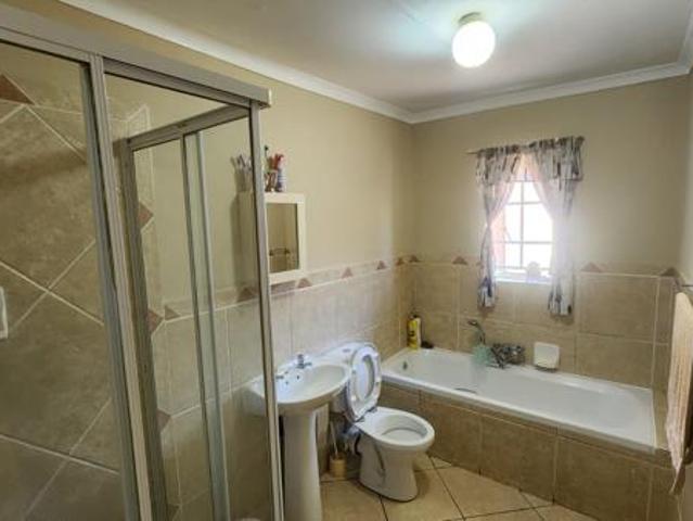 Townhouse for rent in Ekurhuleni, Gauteng