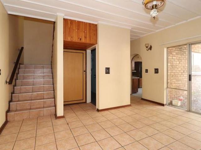 Townhouse for rent in Dr Kenneth Kaunda, North West