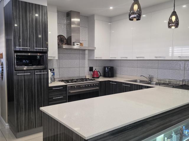 Townhouse for sale in Umhlanga Rocks, eThekwini Metropolitan Municipality