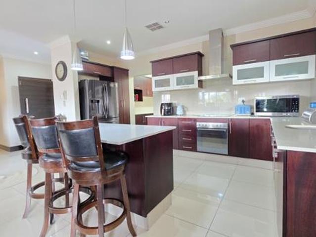 Townhouse for rent in Seaview, Kwazulu-natal