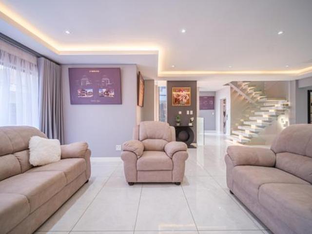 Townhouse for sale in Seaview, Kwazulu-natal