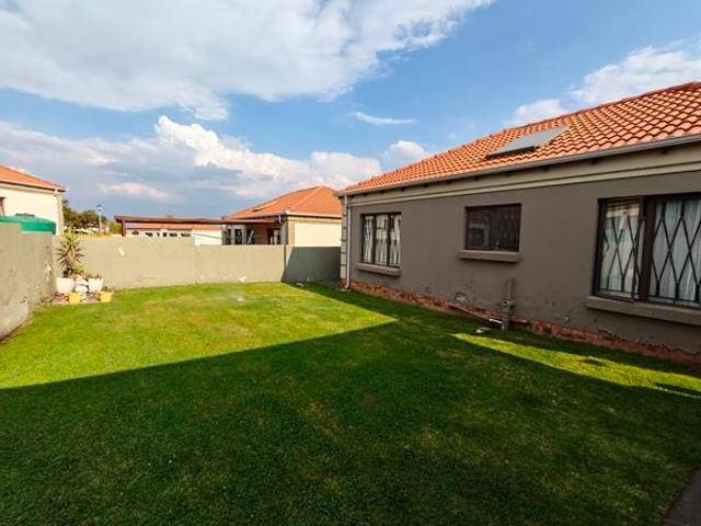 Townhouse for sale in eMalahleni, Emalahleni Local Municipality