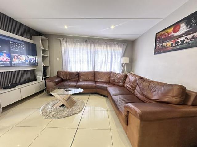Townhouse for sale in eMalahleni, Emalahleni Local Municipality
