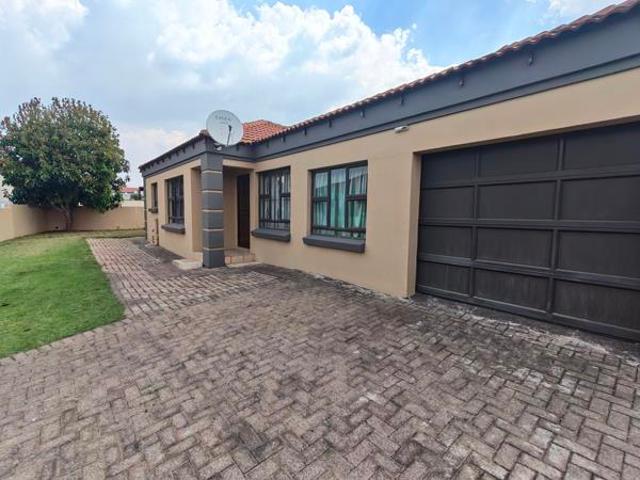 Townhouse for sale in eMalahleni, Emalahleni Local Municipality