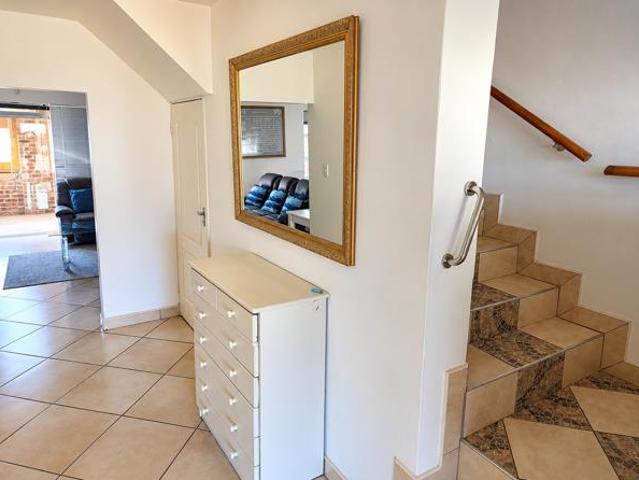 Townhouse for sale in Nelson Mandela Bay Ward 18, Nelson Mandela Bay Metropolitan Municipality