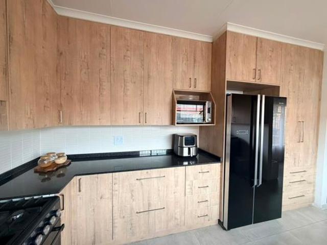 Townhouse for sale in Dr Kenneth Kaunda, North West