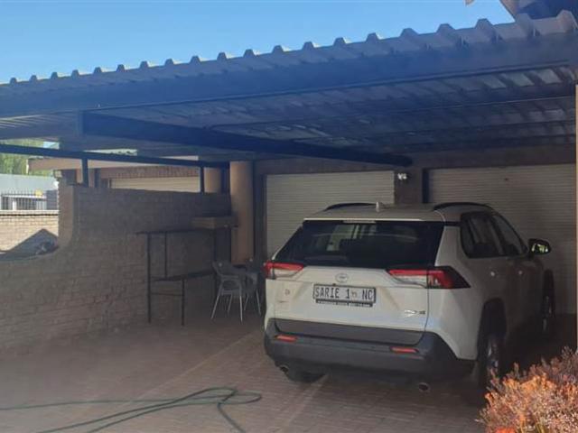 Townhouse for sale in Upington, Northern Cape