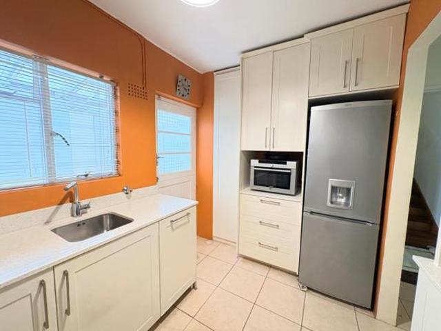 Townhouse for rent in Cape Town, Western Cape