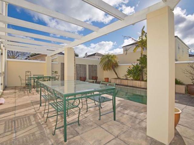 Townhouse for rent in Cape Town, Western Cape