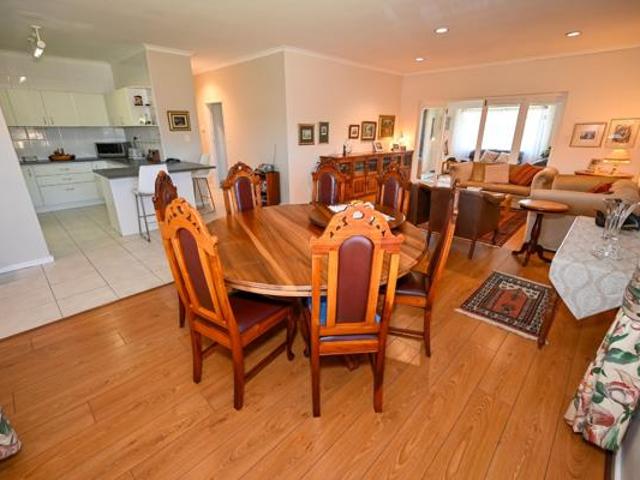 Townhouse for sale in Cape Town, Western Cape